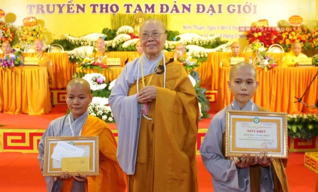 Giới tử thủ khoa, á khoa đàn Tỳ-kheo-ni