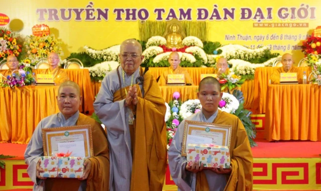 Giới tử thủ khoa, á khoa đàn Thức-xoa-ma-na