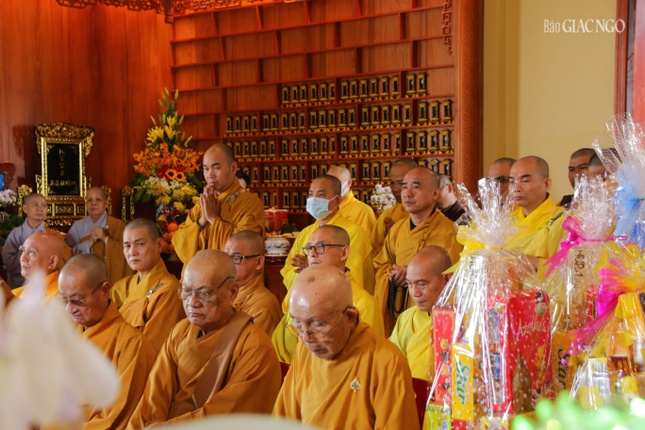 Chư tôn đức chứng minh tham dự lễ tưởng niệm