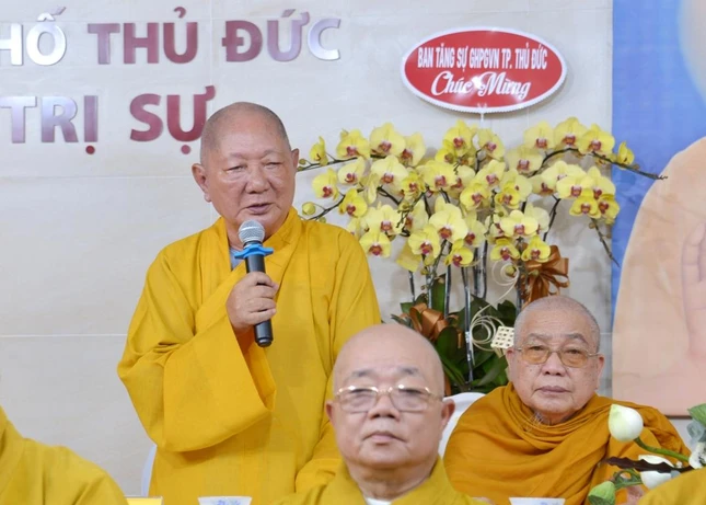 Hòa thượng Thích Huệ Cảnh ban đạo từ