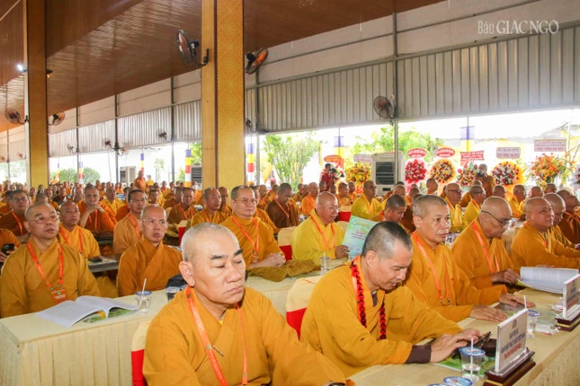 Chư tôn đức tham dự