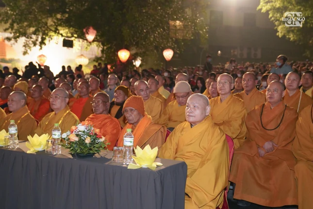 Chư tôn Giáo phẩm chứng minh tham dự