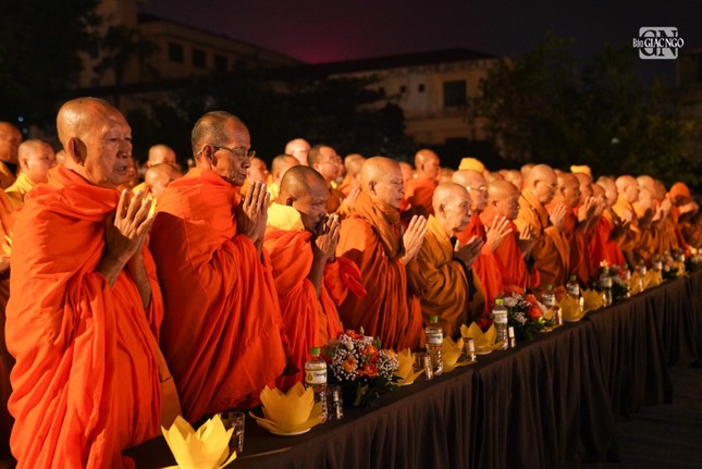 Niệm Phật cầu gia hộ