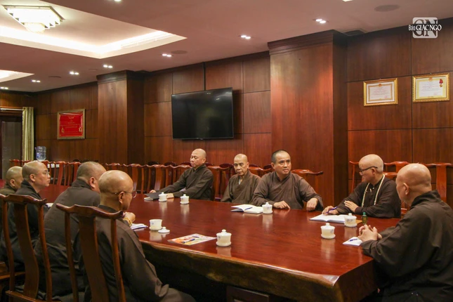 Thảo luận và phân công các công việc chuẩn bị