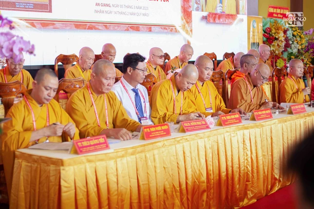 Chư tôn đức tham dự