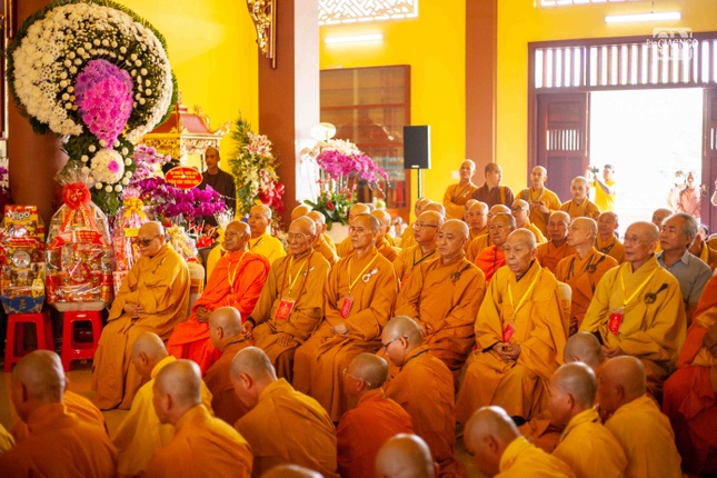 Chư tôn đức tham dự Chư tôn đức tham dự