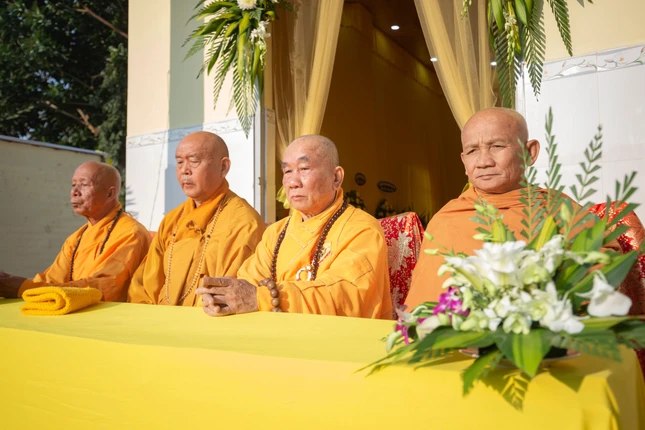 Chư tôn đức Ban Thường trực Ban Trị sự GHPGVN tỉnh Lâm Đồng tham dự