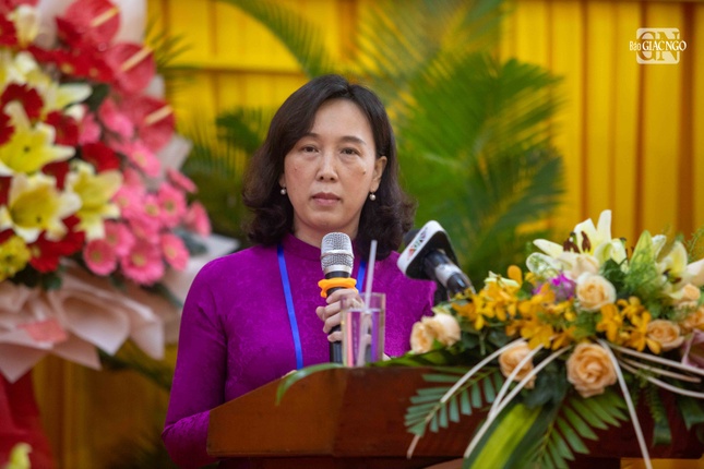 Bà Nguyễn Thị Minh Thúy, Phó Chủ tịch UBND tỉnh An Giang phát biểu