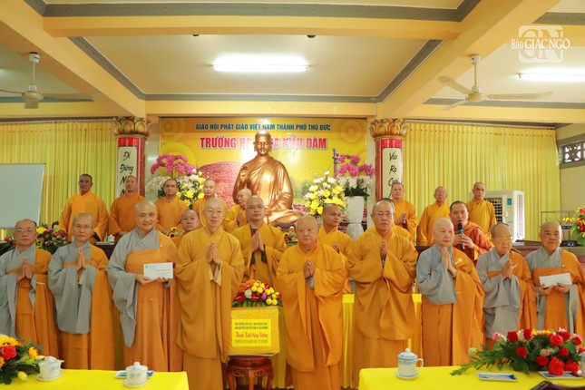 Ban Trị sự GHPGVN TP.HCM và Ban Trị sự GHPGVN TP.Thủ Đức cúng dường tịnh tài, tịnh vật đến chùa Kiều Đàm Ban Trị sự GHPGVN TP.HCM và Ban Trị sự GHPGVN TP.Thủ Đức cúng dường tịnh tài, tịnh vật đến chùa Kiều Đàm