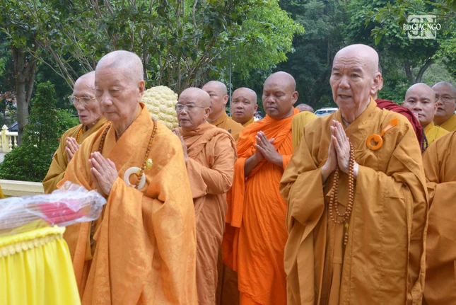 Thành kính đảnh lễ Giác linh cố Đại lão Hòa thượng