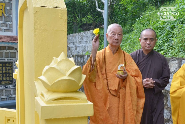 Tưởng nhớ công đức của tiền nhân