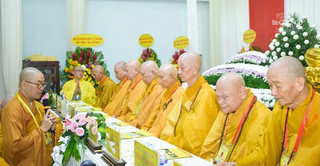 Thượng tọa Thích Quảng Lộc niệm ân Đức Pháp chủ