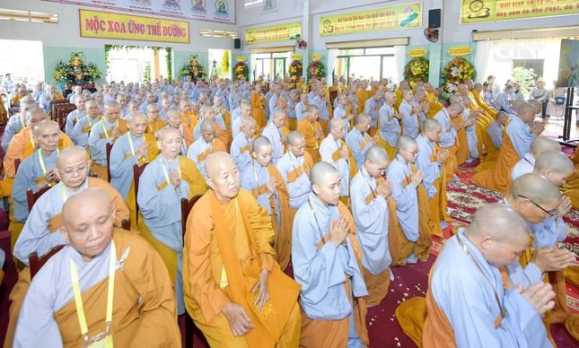 Chư giới tử tham dự