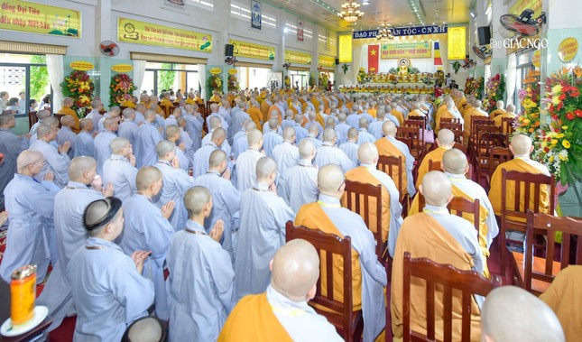 Hội trường diễn ra lễ khai mạc Đại giới đàn mang tôn hiệu Huệ Đăng Hội trường diễn ra lễ khai mạc Đại giới đàn mang tôn hiệu Huệ Đăng