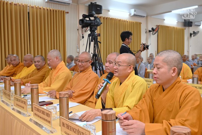 Chư tôn đức Ban Giám khảo đặt câu hỏi tình huổng phản biện Chư tôn đức Ban Giám khảo đặt câu hỏi tình huổng phản biện