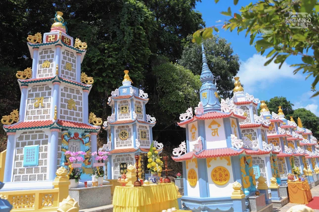 Vườn tháp tổ đình Thiên Thai Vườn tháp tổ đình Thiên Thai