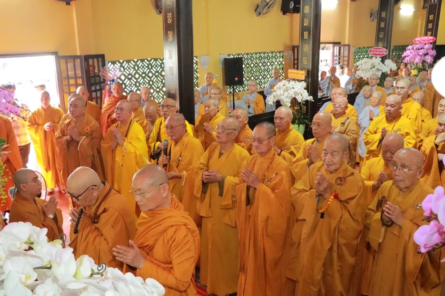 Chư tôn giáo phẩm niêm hương tưởng niệm Chư tôn giáo phẩm niêm hương tưởng niệm