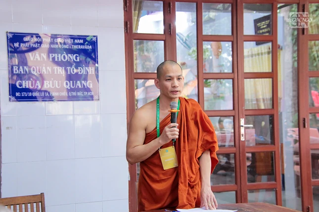 Đại đức Minh Tấn phổ biến nội quy sinh hoạt của giới trường
