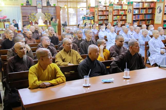 Chư tôn đức Tăng Ni, Phật tử tham dự