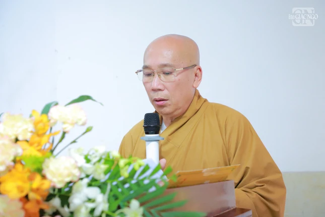 Thượng tọa Thích Minh Thành công bố kết quả kỳ thi tốt nghiệp của lớp Trung cấp Phật học khóa 12