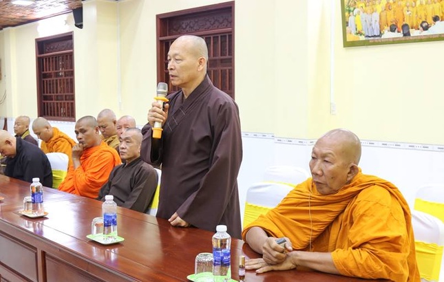 Hòa thượng Thích Thiện Tài, Phó ban Trị sự GHPGVN tỉnh An Giang phát biểu - Ảnh: PGAG