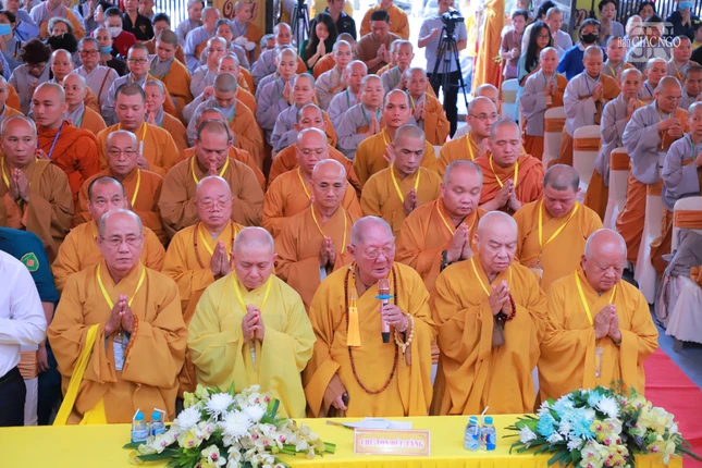 Chư tôn giáo phẩm tham dự