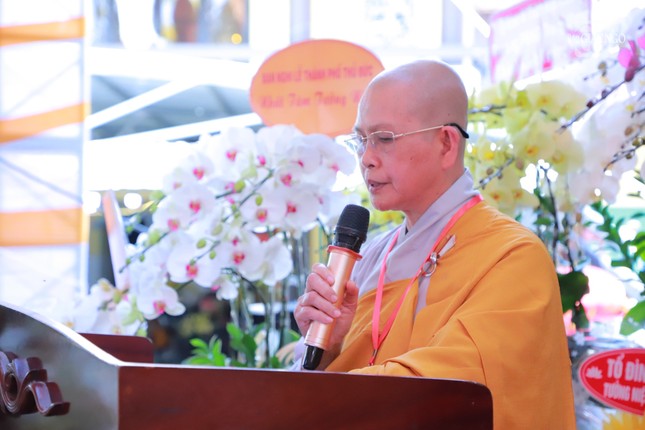 Lễ tưởng niệm kết thúc sau lời cảm tạ của Ni sư Thích nữ Vạn Huệ, Phó Trưởng Phân ban Ni giới TP.Thủ Đức