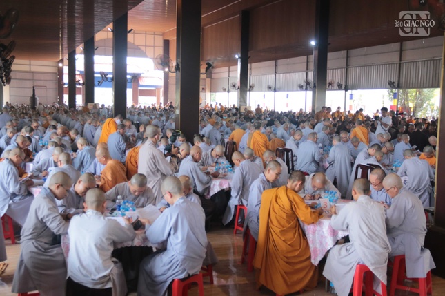 Quang cảnh giới tử tham gia kỳ thi