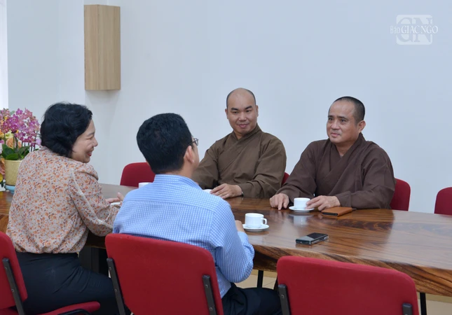 Thượng tọa Thích Tâm Hải tiếp thân mật đoàn Ủy ban MTTQVN TP.HCM