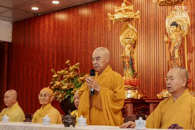 Hòa thượng Thích Nhựt Hỷ tại trường hạ chùa Vạn Đức