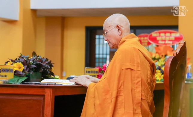 Trưởng lão Hòa thượng Thích Minh Thông đương vi Yết-ma A-xà-lê Trưởng lão Hòa thượng Thích Minh Thông đương vi Yết-ma A-xà-lê