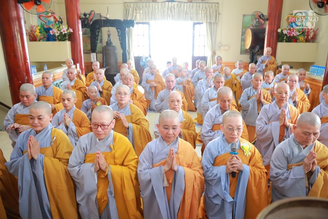 Chư Ni hành giả khánh tuế chư tôn đức Ni Ban Chức sự hạ trường