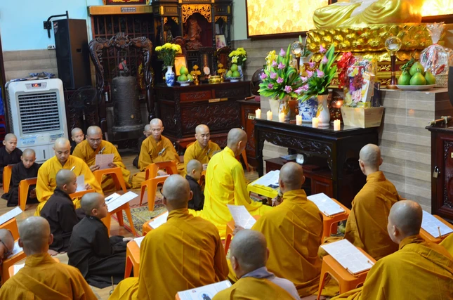 Khóa lễ tụng kinh