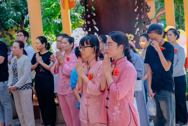 Lắng đọng tưởng nhớ ân đức sinh thành