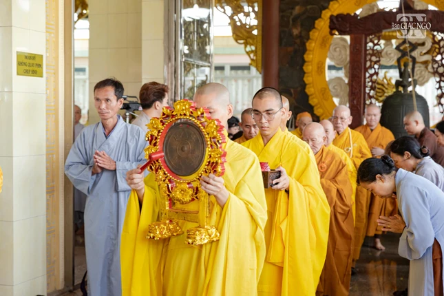 Cung nghinh chư tôn đức quang lâm Cung nghinh chư tôn đức quang lâm