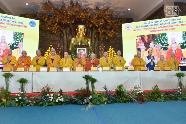 Chư tôn đức chứng minh và chủ tọa