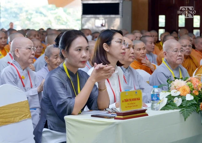 Đại diện lãnh đạo các cơ quan chức năng T.Ư và TP.HCM, chư Ni tham dự
