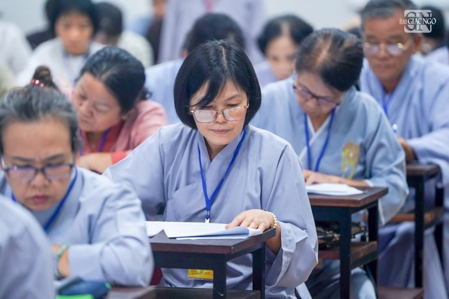 Thí sinh tập trung làm bài thi với 90 câu hỏi trắc nghiệm và 1 câu hỏi tự luận