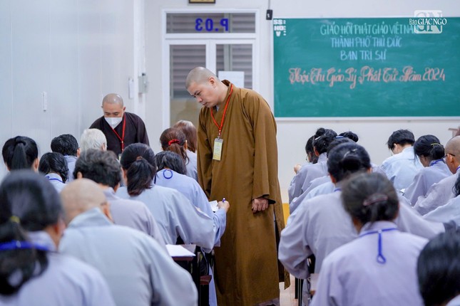 Tại các phòng thi