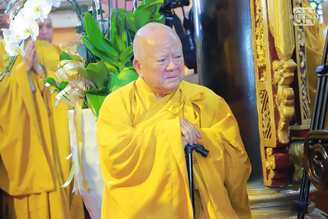 Tiễn biệt vị pháp lữ đồng hành Tiễn biệt vị pháp lữ đồng hành