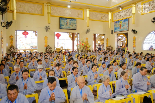 Khóa tu là dịp để người con Phật gieo duyên lành, nuôi dưỡng tâm thanh tịnh, bắt đầu một năm mới an lạc và hướng thiện