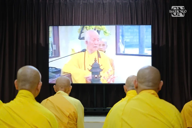 Cùng nhau lắng nghe, ôn lại lời dạy của Đại lão Hòa thượng tôn sư