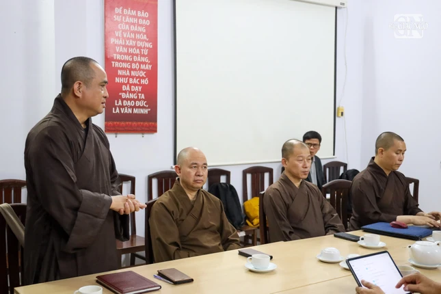 Thượng tọa Thích Tâm Hải cho biết việc thiết lập Trung tâm Báo chí không chỉ nhằm phục vụ công tác đưa tin chính xác, kịp thời, mà còn thể hiện sự chủ động của Ban Tổ chức trong công tác truyền thông Đại lễ Vesak 2025