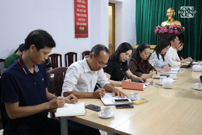 Đại diện các cơ quan, ban ngành, phòng, trung tâm chuyên môn liên quan tham dự cũng đã có những đóng góp thiết thực nhằm hỗ trợ hiệu quả cho công tác truyền thông Đại lễ Đại diện các cơ quan, ban ngành, phòng, trung tâm chuyên môn liên quan tham dự cũng đã có những đóng góp thiết thực nhằm hỗ trợ hiệu quả cho công tác truyền thông Đại lễ