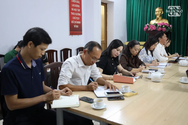 Đại diện các cơ quan, ban ngành, phòng, trung tâm chuyên môn liên quan tham dự cũng đã có những đóng góp thiết thực nhằm hỗ trợ hiệu quả cho công tác truyền thông Đại lễ