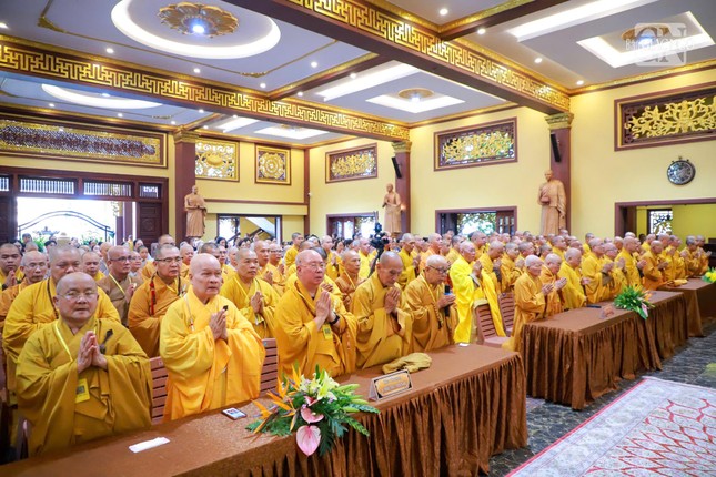 Chư tôn đức tham dự