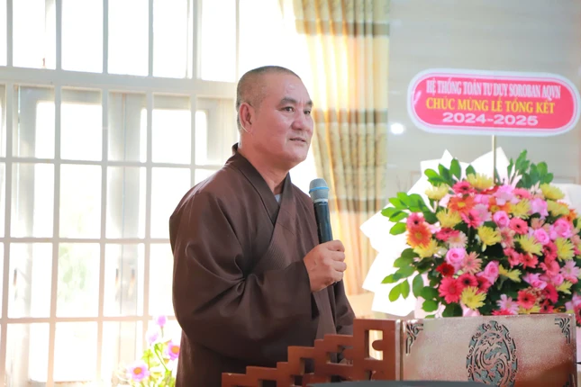 Thượng tọa Thích Quảng Huy phát biểu tại buổi lễ