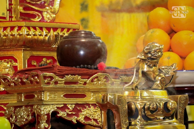 Y, bát của cố Trưởng lão Hòa thượng