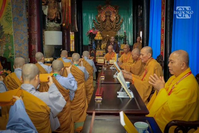 Đàn giới trang nghiêm