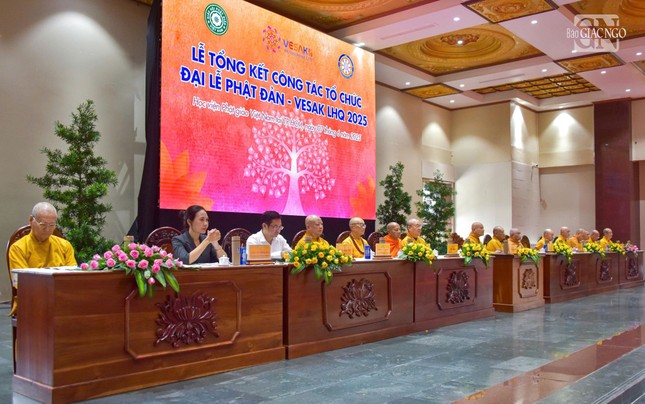 Chư tôn đức và đại biểu tham dự